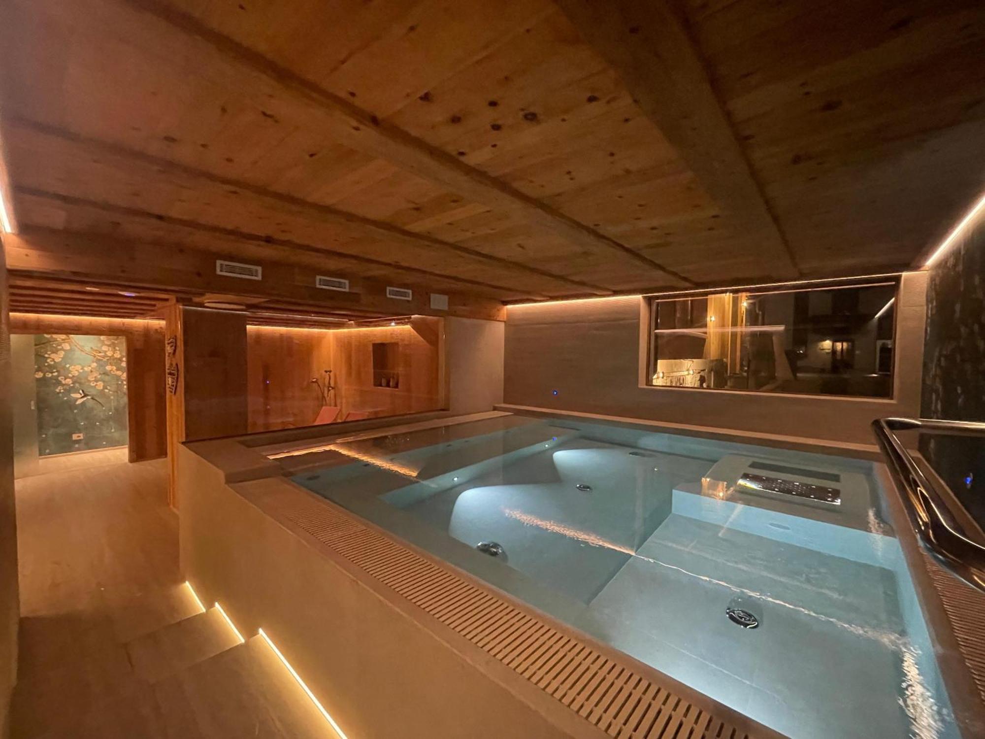 Hotel Piccolo Tibet Livigno Exterior foto